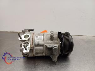 Pomp Airco van een Ford Transit Courier 1.0 Ti-VCT EcoBoost 12V 2019