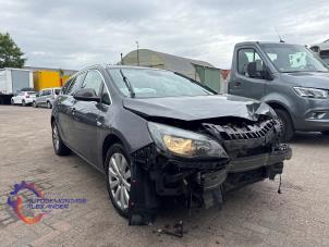 Gebruikte Rechter Koplamp Opel Astra J Sports Tourer (PD8/PE8/PF8) 1.6 CDTI 16V Prijs € 199,99 Inclusief btw aangeboden door Alexander Autodemontage