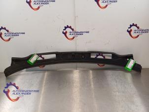 Gebruikte Paravent BMW 1 serie (E87/87N) 118i 16V Prijs op aanvraag aangeboden door Alexander Autodemontage