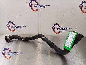 Gebruikte Intercooler Buis Renault Kangoo Express (FW) 1.5 dCi 75 Prijs € 66,12 Margeregeling aangeboden door Alexander Autodemontage