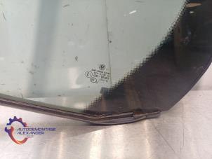 Gebruikte Extra Ruit 4Deurs links-achter Volkswagen Golf VI (5K1) 1.6 TDI 16V Prijs € 33,99 Inclusief btw aangeboden door Alexander Autodemontage