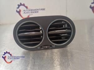 Gebruikte Luchtrooster Dashboard Volkswagen Golf Plus (5M1/1KP) 1.6 TDI 16V 105 Prijs € 25,00 Inclusief btw aangeboden door Alexander Autodemontage
