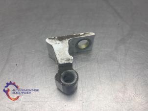 Gebruikte Scharnier deur rechts-achter Volkswagen Polo V (6R) 1.2 12V BlueMotion Technology Prijs op aanvraag aangeboden door Alexander Autodemontage