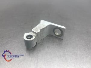 Gebruikte Scharnier deur links-voor Volkswagen Polo V (6R) 1.2 12V BlueMotion Technology Prijs op aanvraag aangeboden door Alexander Autodemontage