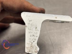 Gebruikte Scharnier deur links-voor Volkswagen Polo V (6R) 1.2 12V BlueMotion Technology Prijs op aanvraag aangeboden door Alexander Autodemontage