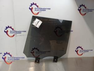 Gebruikte Deurruit 4Deurs links-achter Landrover Range Rover IV (LG) 4.4 SDV8 32V Prijs € 124,99 Inclusief btw aangeboden door Alexander Autodemontage