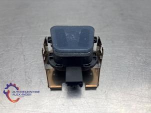 Gebruikte Regensensor Landrover Range Rover IV (LG) 4.4 SDV8 32V Prijs € 59,67 Inclusief btw aangeboden door Alexander Autodemontage