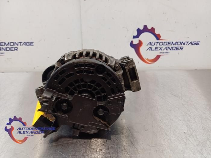 Dynamo van een BMW 1 serie (E87/87N) 120i 16V 2004