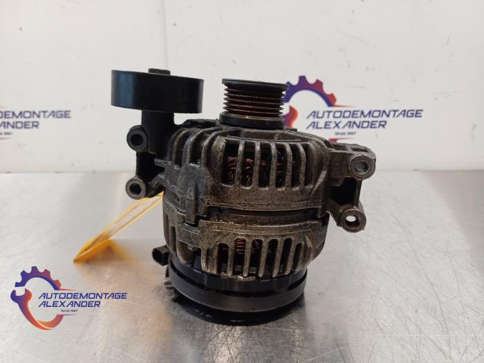 Dynamo van een BMW 1 serie (E87/87N) 120i 16V 2004