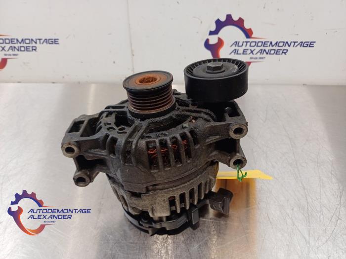 Dynamo van een BMW 1 serie (E87/87N) 120i 16V 2004