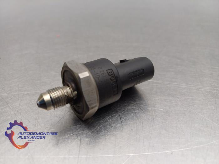 Brandstofdruk sensor van een Volkswagen Touran (1T1/T2) 1.6 FSI 16V 2003