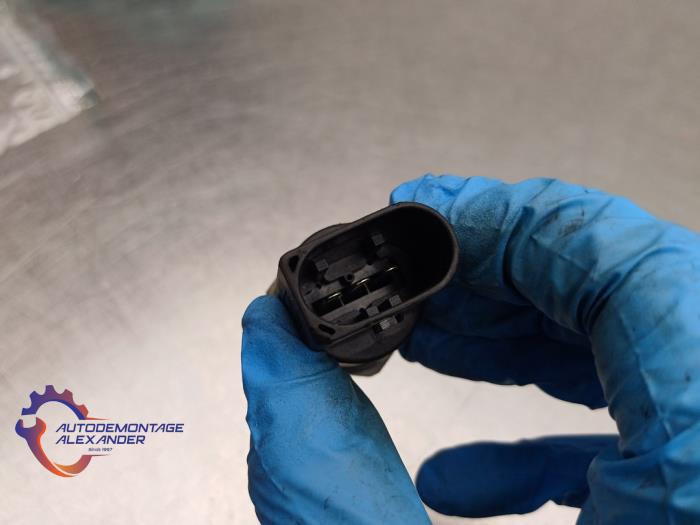 Brandstofdruk sensor van een Volkswagen Touran (1T1/T2) 1.6 FSI 16V 2003