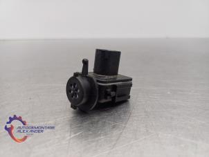 Gebruikte Sensor Temperatuur binnen Landrover Range Rover IV (LG) 4.4 SDV8 32V Prijs € 39,87 Inclusief btw aangeboden door Alexander Autodemontage