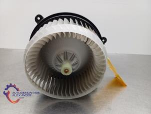 Gebruikte Chaufage Ventilatiemotor Landrover Range Rover IV (LG) 4.4 SDV8 32V Prijs € 109,99 Inclusief btw aangeboden door Alexander Autodemontage