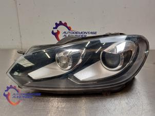 Gebruikte Koplamp links Volkswagen Golf VI (5K1) 1.6 TDI 16V Prijs € 479,99 Inclusief btw aangeboden door Alexander Autodemontage