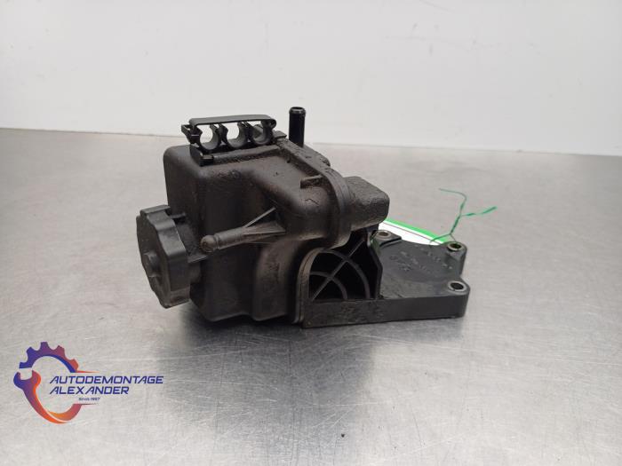 Gebruikte Servo Oliereservoir Mercedes C (W204) 2.2 C-220 CDI 16V BlueEFFICIENCY Prijs € 50,00 Margeregeling aangeboden door Alexander Autodemontage