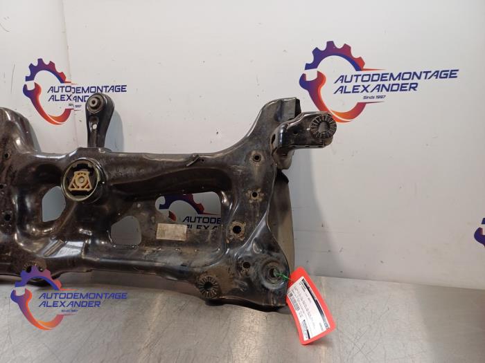 Gebruikte Subframe Volkswagen Touran (5T1) 1.6 TDI SCR BlueMotion Technology Prijs € 90,75 Inclusief btw aangeboden door Alexander Autodemontage