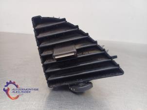 Gebruikte Luchtrooster Dashboard Seat Leon (5FB) 1.6 TDI Ecomotive 16V Prijs € 25,00 Inclusief btw aangeboden door Alexander Autodemontage