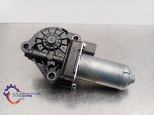 Gebruikte Stoelmotor Landrover Range Rover IV (LG) 4.4 SDV8 32V Prijs op aanvraag aangeboden door Alexander Autodemontage