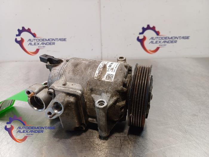Gebruikte Aircopomp Ford Focus 3 2.0 ST EcoBoost 16V Prijs op aanvraag aangeboden door Alexander Autodemontage