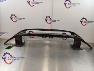 Gebruikte Bumperframe voor Volkswagen Touran (5T1) 1.6 TDI SCR BlueMotion Technology Prijs op aanvraag aangeboden door Alexander Autodemontage