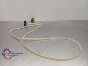 Gebruikte Airbag Sensor Volkswagen Touran (5T1) 1.6 TDI SCR BlueMotion Technology Prijs op aanvraag aangeboden door Alexander Autodemontage