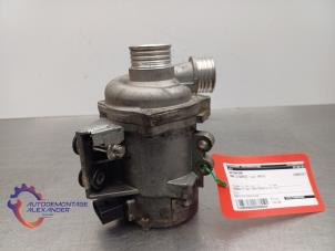 Gebruikte Waterpomp BMW 3 serie (E92) 330i 24V Prijs € 160,99 Inclusief btw aangeboden door Alexander Autodemontage