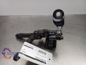 Gebruikte Achterklep Scharnier BMW 3 serie Touring (F31) 318i 1.5 TwinPower Turbo 12V Prijs € 49,99 Inclusief btw aangeboden door Alexander Autodemontage