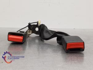 Gebruikte Veiligheidsgordel Insteek midden-achter BMW 3 serie Touring (F31) 318i 1.5 TwinPower Turbo 12V Prijs € 49,99 Inclusief btw aangeboden door Alexander Autodemontage