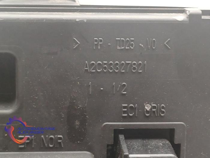 Trekhaak Module van een Peugeot 3008 I (0U/HU) 1.6 16V THP 155 2010