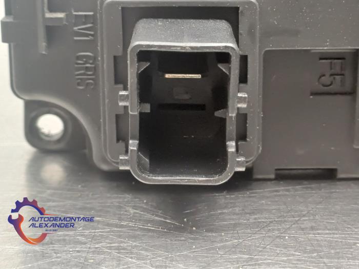 Trekhaak Module van een Peugeot 3008 I (0U/HU) 1.6 16V THP 155 2010