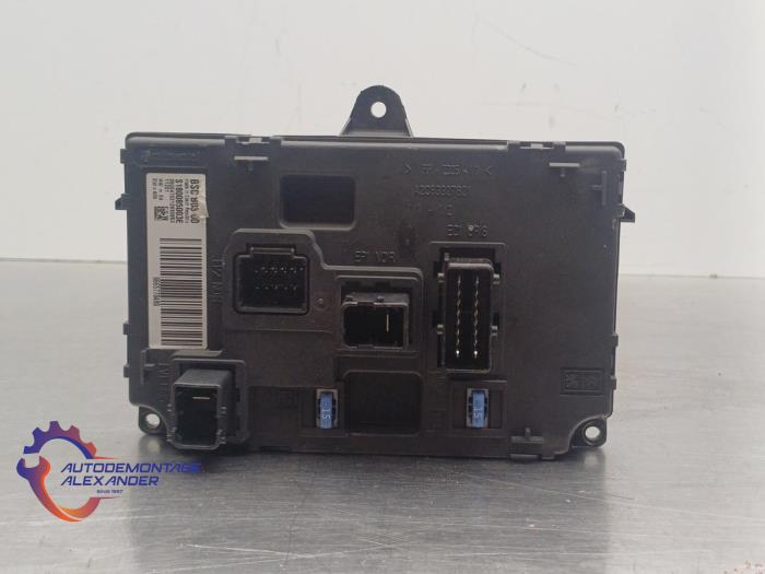 Trekhaak Module van een Peugeot 3008 I (0U/HU) 1.6 16V THP 155 2010