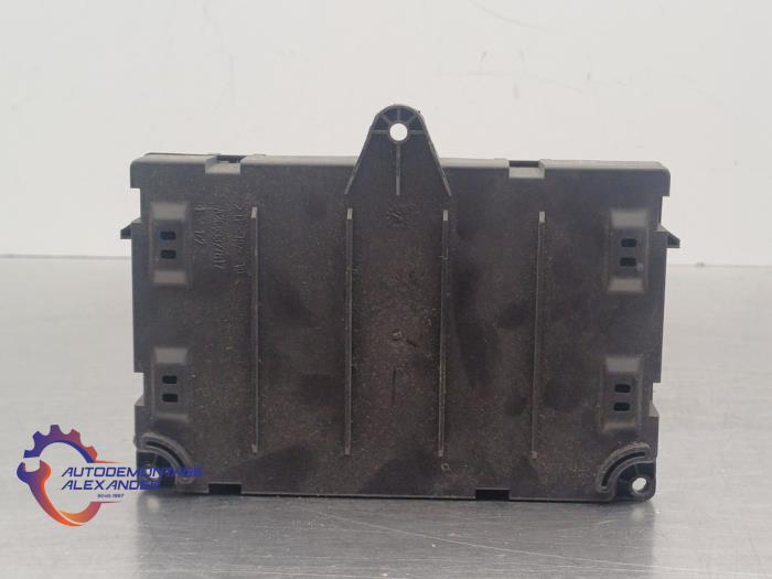 Trekhaak Module van een Peugeot 3008 I (0U/HU) 1.6 16V THP 155 2010