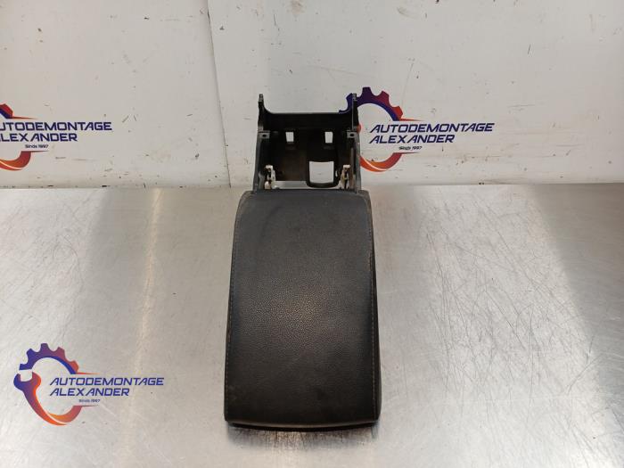 Armleuning van een Skoda Octavia Combi (5EAC) 1.6 TDI Greenline 16V 2016