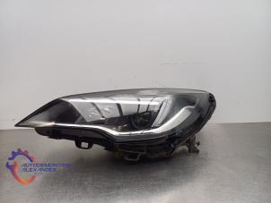 Gebruikte Linker Koplamp Opel Astra K Sports Tourer 1.4 Turbo 16V Prijs € 300,00 Inclusief btw aangeboden door Alexander Autodemontage