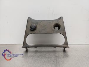 Gebruikte 12 Volt aansluiting Nissan Qashqai (J10) 2.0 16V Prijs € 20,00 Inclusief btw aangeboden door Alexander Autodemontage