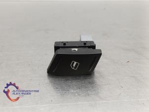 Gebruikte Ruit schakelaar elektrisch Skoda Octavia Combi (1Z5) 1.6 TDI Greenline Prijs € 9,99 Inclusief btw aangeboden door Alexander Autodemontage