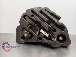 Gebruikte Krikset Opel Crossland (X) 1.2 Turbo 12V Prijs op aanvraag aangeboden door Alexander Autodemontage