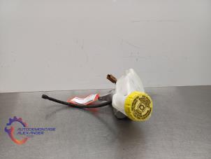 Gebruikte Hoofdremcilinder Opel Crossland (X) 1.2 Turbo 12V Prijs € 20,00 Inclusief btw aangeboden door Alexander Autodemontage