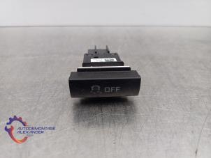 Gebruikte Schakelaar ESP Skoda Octavia Combi (1Z5) 1.6 TDI Greenline Prijs € 9,99 Inclusief btw aangeboden door Alexander Autodemontage