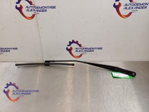 Gebruikte Ruitenwisserarm voor Skoda Octavia Combi (1Z5) 1.6 TDI Greenline Prijs € 9,99 Inclusief btw aangeboden door Alexander Autodemontage