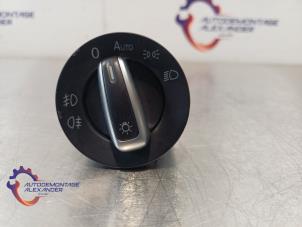 Gebruikte Licht Schakelaar Volkswagen Jetta IV (162/16A) 1.4 TSI Hybrid 16V Prijs € 15,00 Inclusief btw aangeboden door Alexander Autodemontage