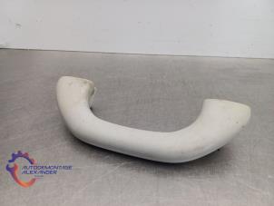 Gebruikte Handgreep Volkswagen Polo V (6R) 1.6 TDI 16V 90 Prijs € 14,99 Inclusief btw aangeboden door Alexander Autodemontage