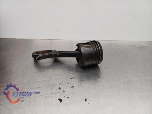 Gebruikte Zuiger Mercedes Sprinter 5t (907.6) 519 CDI 3.0 V6 24V RWD Prijs op aanvraag aangeboden door Alexander Autodemontage