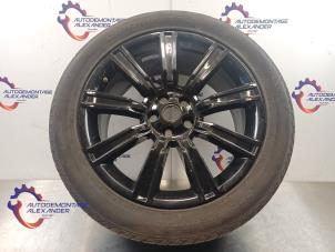 Gebruikte Velg + Band Landrover Range Rover IV (LG) 4.4 SDV8 32V Prijs € 325,01 Inclusief btw aangeboden door Alexander Autodemontage