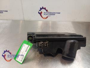 Gebruikte Luchtfilterhuis Mercedes ML II (164/4JG) 3.0 ML-320 CDI 4-Matic V6 24V Prijs € 24,99 Inclusief btw aangeboden door Alexander Autodemontage