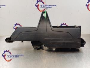 Gebruikte Luchtfilterhuis BMW 1 serie (F20) 116i 1.6 16V Prijs € 79,99 Inclusief btw aangeboden door Alexander Autodemontage