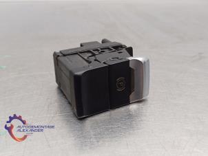 Gebruikte Handrem schakelaar Audi A4 (B8) 1.8 TFSI 16V Prijs € 9,99 Inclusief btw aangeboden door Alexander Autodemontage