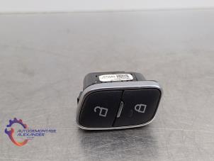 Gebruikte Schakelaar Centr. Deurvergrendeling Ford Transit Custom 2.0 TDCi 16V Eco Blue 129 Prijs € 14,99 Inclusief btw aangeboden door Alexander Autodemontage