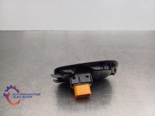 Gebruikte Raam schakelaar elektrisch Ford Transit Custom 2.0 TDCi 16V Eco Blue 129 Prijs € 9,99 Inclusief btw aangeboden door Alexander Autodemontage
